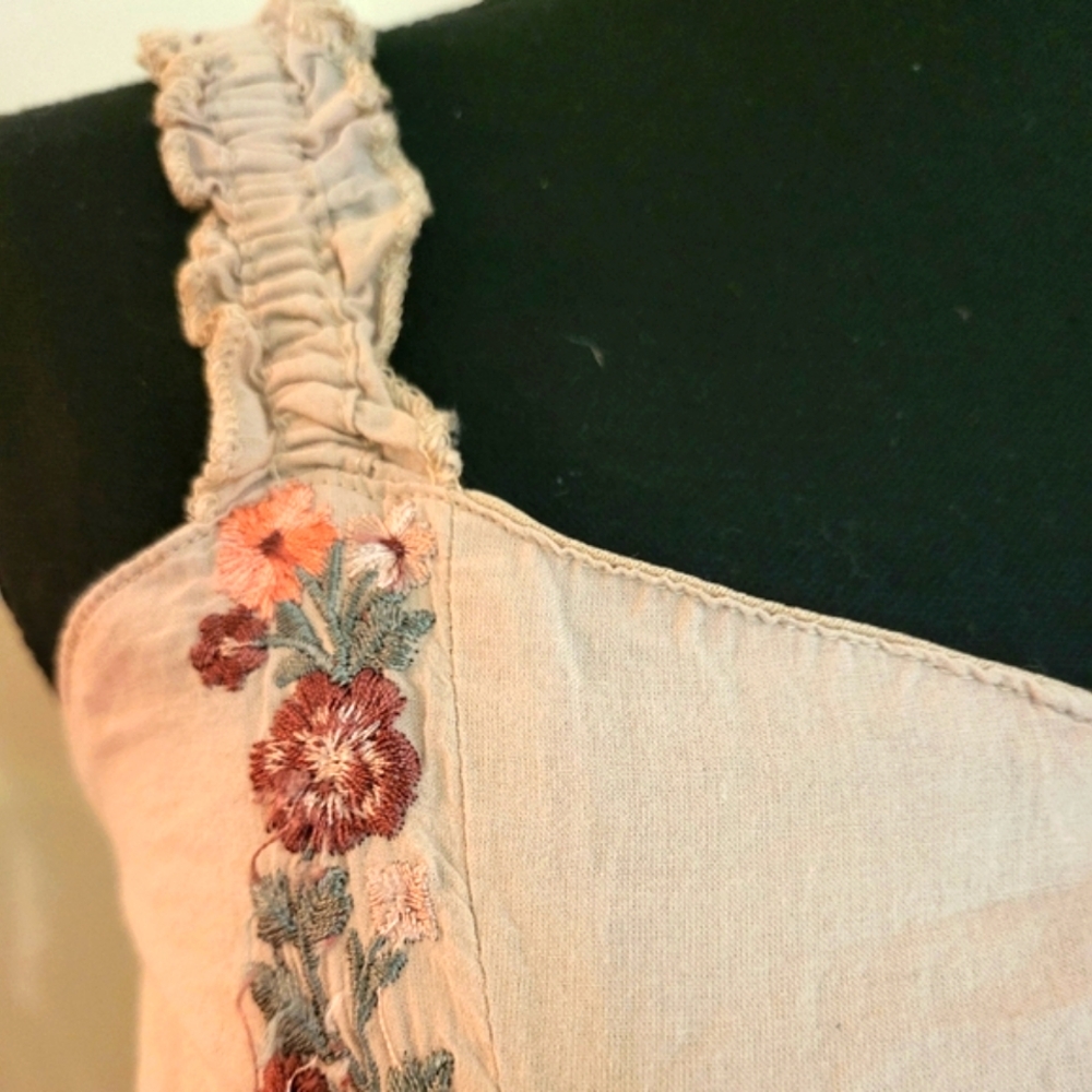 "Japna" Cream Color Crop Top W/Tie Front & Floral Emboidery (Size Small) - Picture 4 of 11